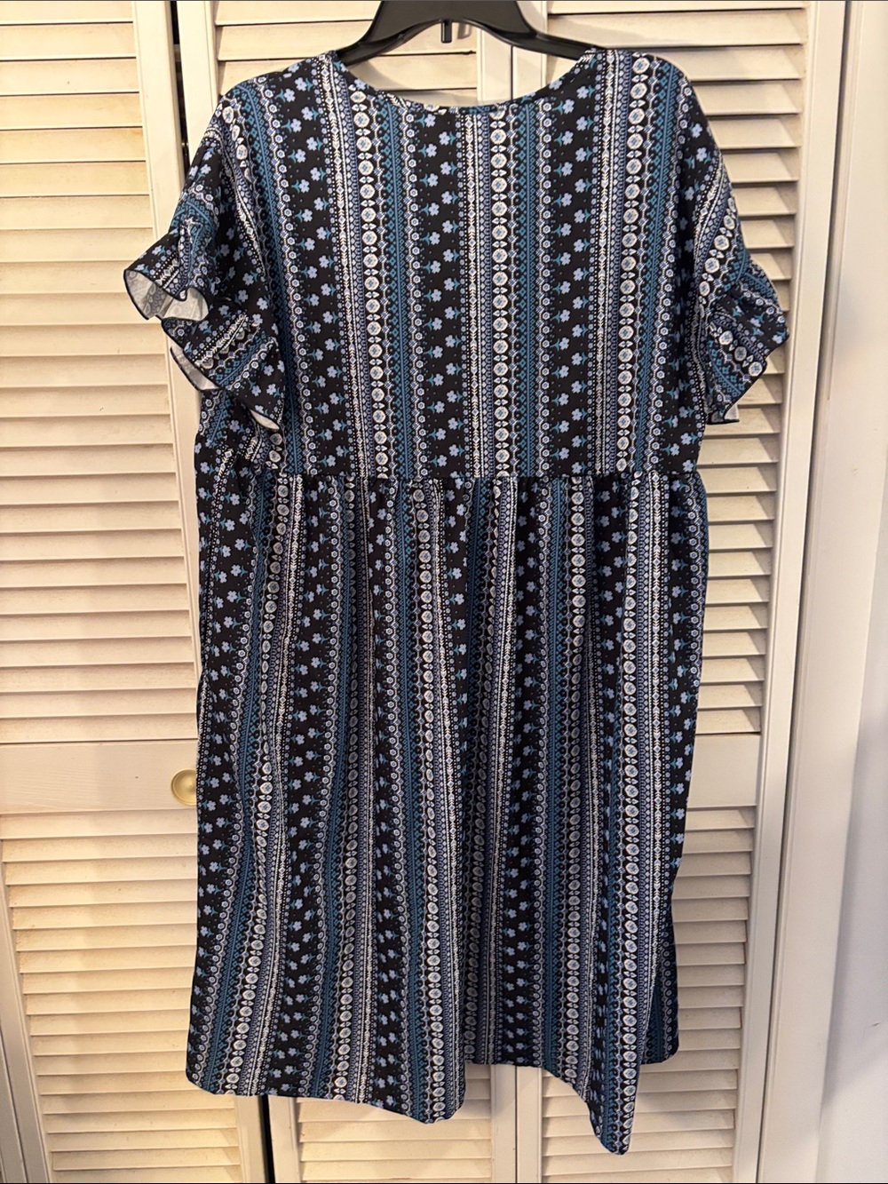 Bloomchic blue floral patterned dress; NWT Size 12 - Picture 3 of 6